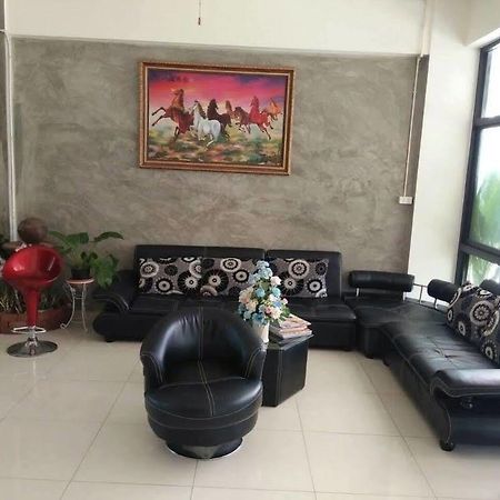 Pornsiri Hotel Sisaket 외부 사진